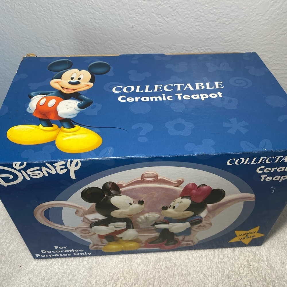 Rare- Vintage Disney Collectible Ceramic Teapot- Mickey and Minnie- in box - Picture 9 of 10